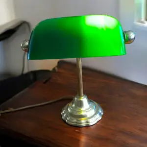 Klassisk bank bordlampe i glas og messing