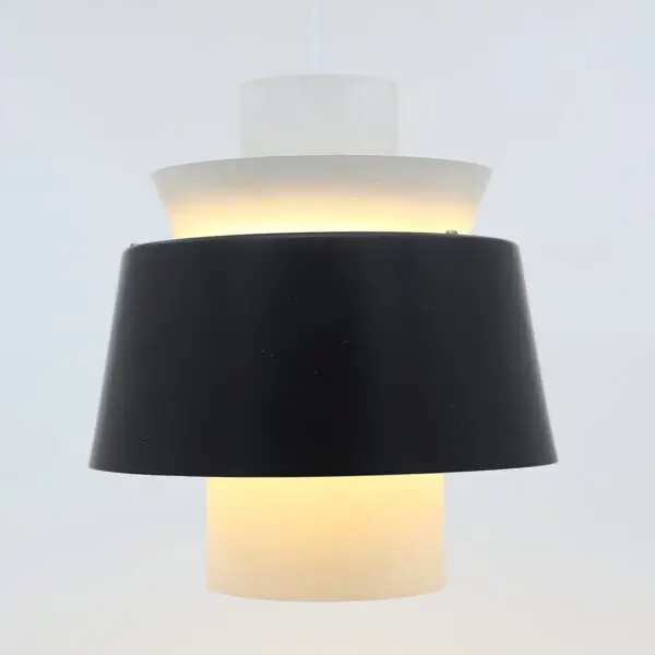 Tivoli lampe - model P254 designet af Jørn Utzon