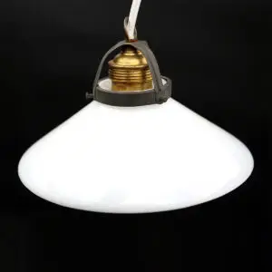 Elegant lille opalglas skomagerlampe med mundblæst glas