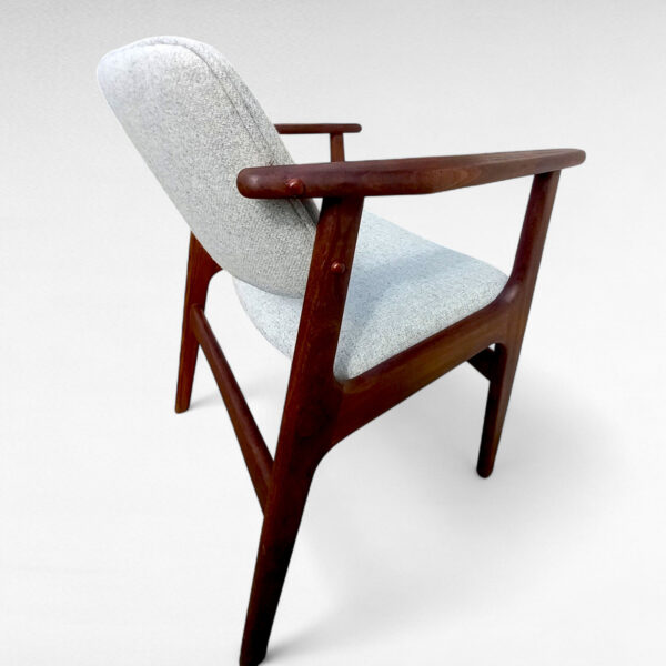 Arne Vodder – Armstol model Lene i mørkbejdset teak – Nypolstret - Image 3
