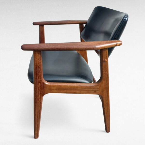 Arne Vodder – Armstol model Lene i teak med sort skai - Image 5