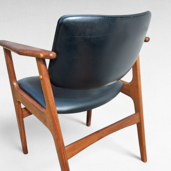 Arne Vodder – Armstol model Lene i teak med sort skai - Image 6