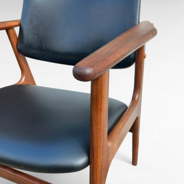 Arne Vodder – Armstol model Lene i teak med sort skai - Image 9