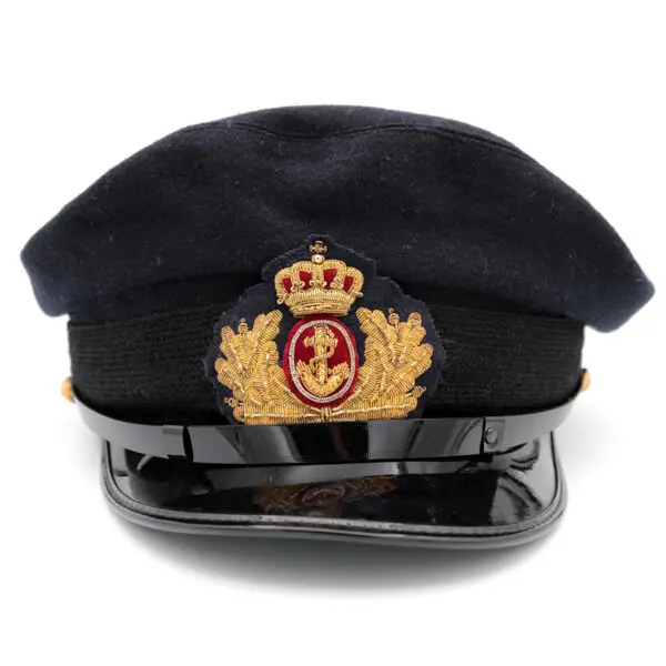 Original kasket fra det danske Søværns Officersgruppe