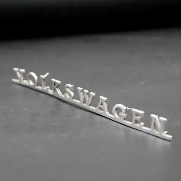 Originalt Volkswagen navneskilt/emblem i poleret krom metal - Billede 4