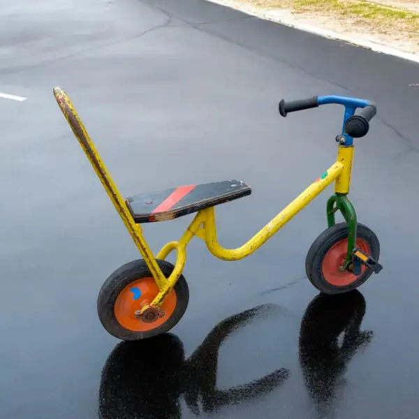 Retro børnehave tohjulet legepladscykel