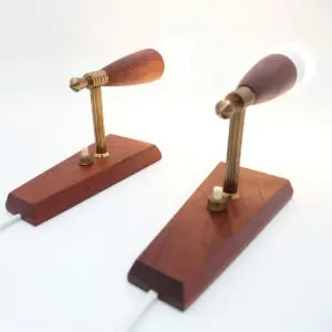 Et strejf af dansk designhistorie: Laoni teak væglamper