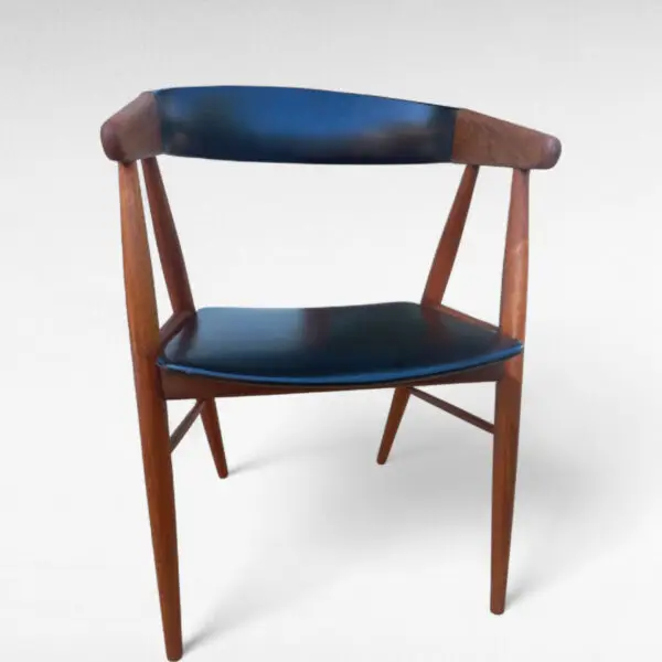 Elegant teakstol med sort kunstlæder af Aksel Bender Madsen & Ejner Larsen - Billede 8