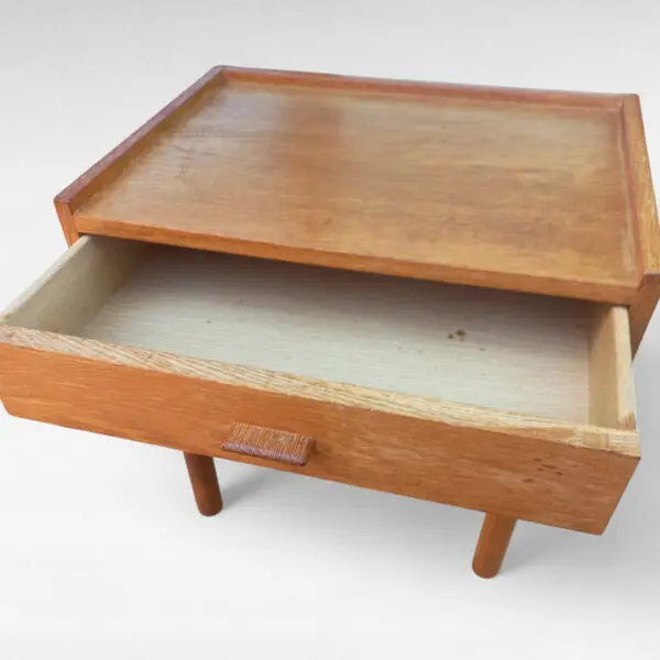 Elegant Hans J. Wegner Natbord/sidebord fra Ry Møbler - Billede 7