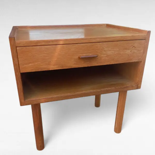 Elegant Hans J. Wegner Natbord/sidebord fra Ry Møbler - Billede 9
