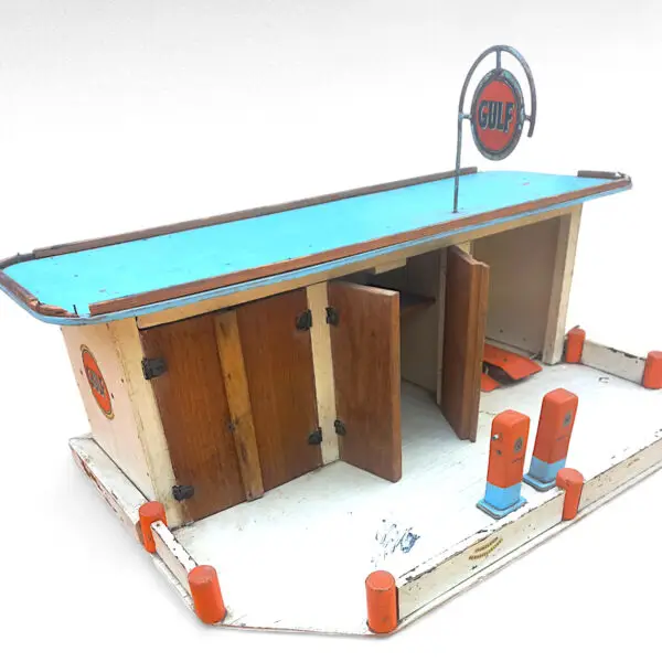 Unik, hjemmelavet Gulf tankstation fra 1960'erne – tidligere museumsgenstand - Billede 3