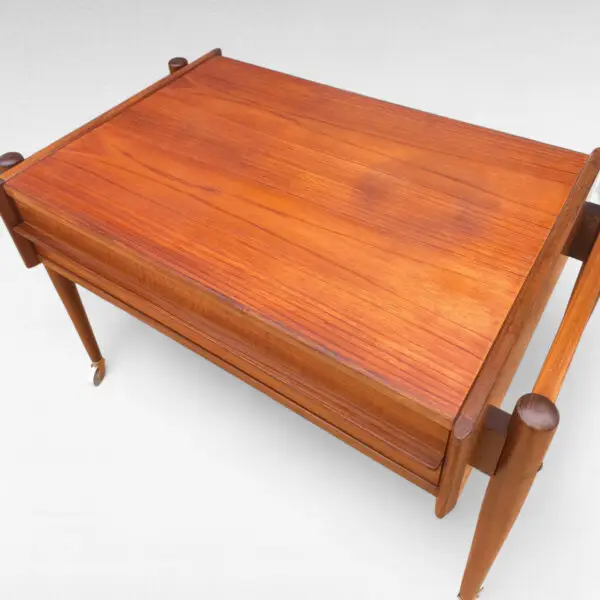 Elegant Teak Sybord/Sidebord fra 1960'erne – Dansk Design af Niels Simonsen - Billede 11