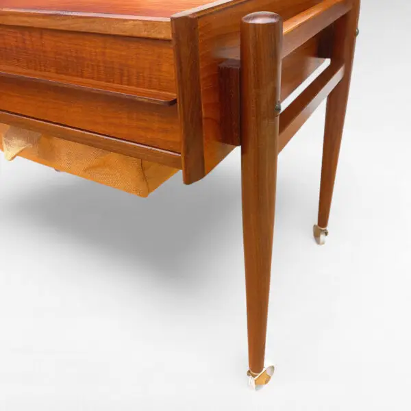 Elegant Teak Sybord/Sidebord fra 1960'erne – Dansk Design af Niels Simonsen - Billede 12