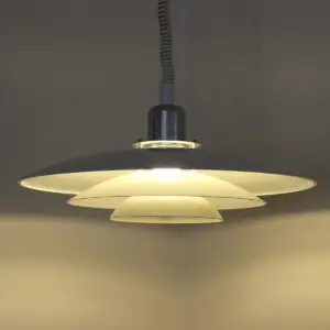 Elegant Hvid Pendel Lampe – Tidløst dansk Design og Behageligt Lys