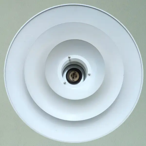 Elegant Hvid Pendel Lampe – Tidløst dansk Design og Behageligt Lys - Billede 5