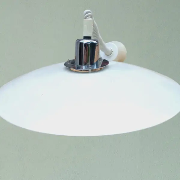 Elegant Hvid Pendel Lampe – Tidløst dansk Design og Behageligt Lys - Billede 8