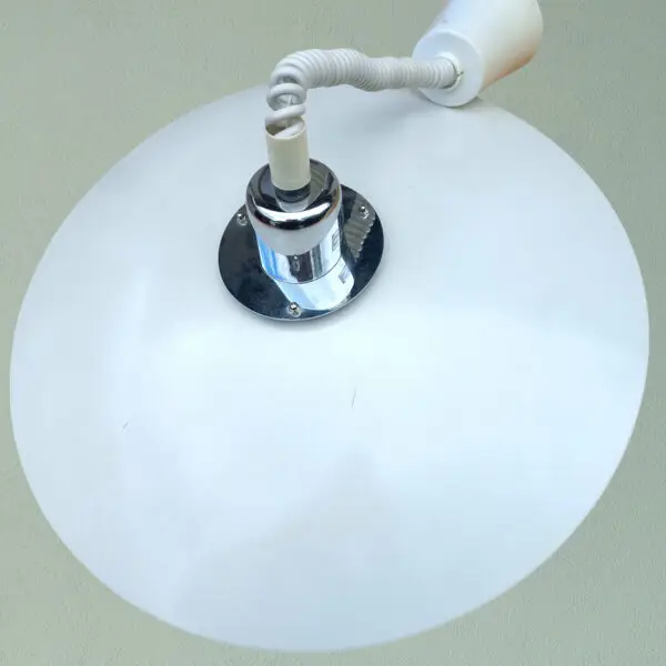 Elegant Hvid Pendel Lampe – Tidløst dansk Design og Behageligt Lys - Billede 9