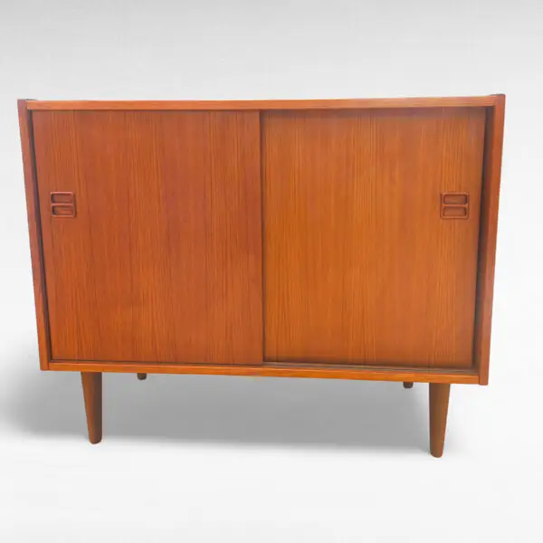 Elegant teak skænk med skydelåger – Dansk Design fra 1970'erne - Billede 11
