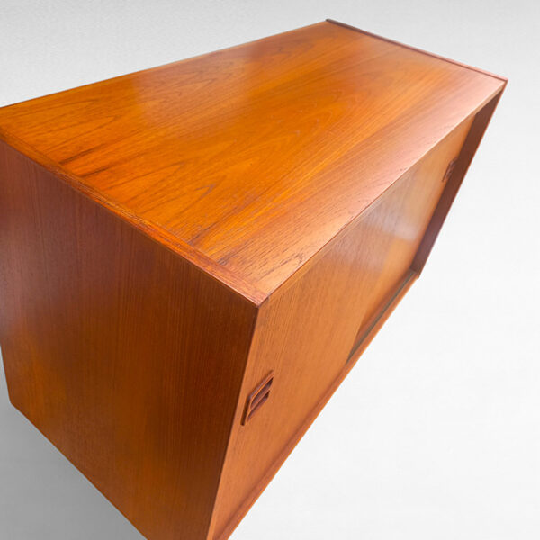 Elegant teak skænk med skydelåger – Dansk Design fra 1970'erne - Billede 7