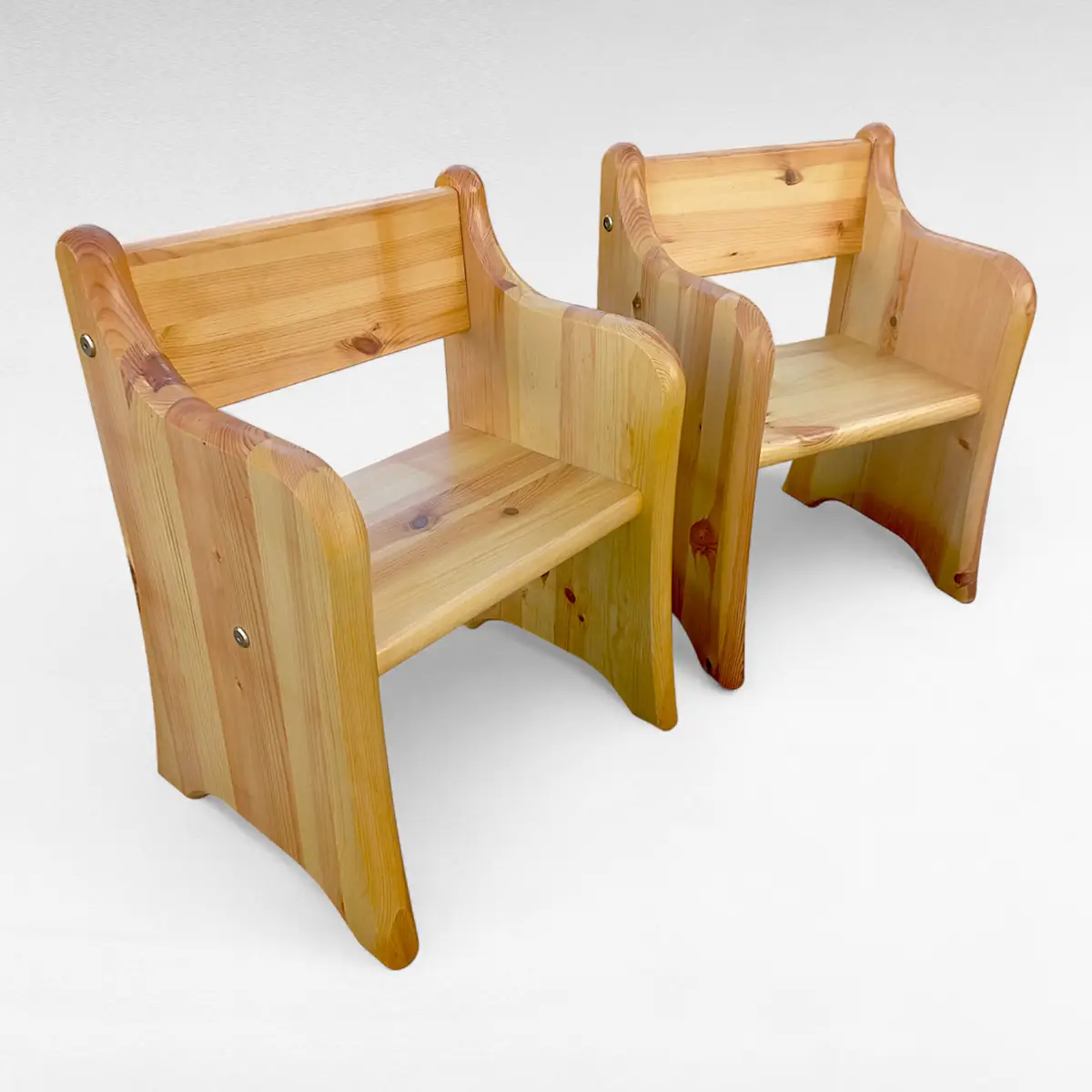 Robust og charmerende barnestol i massivt fyrretræ - Billede 6