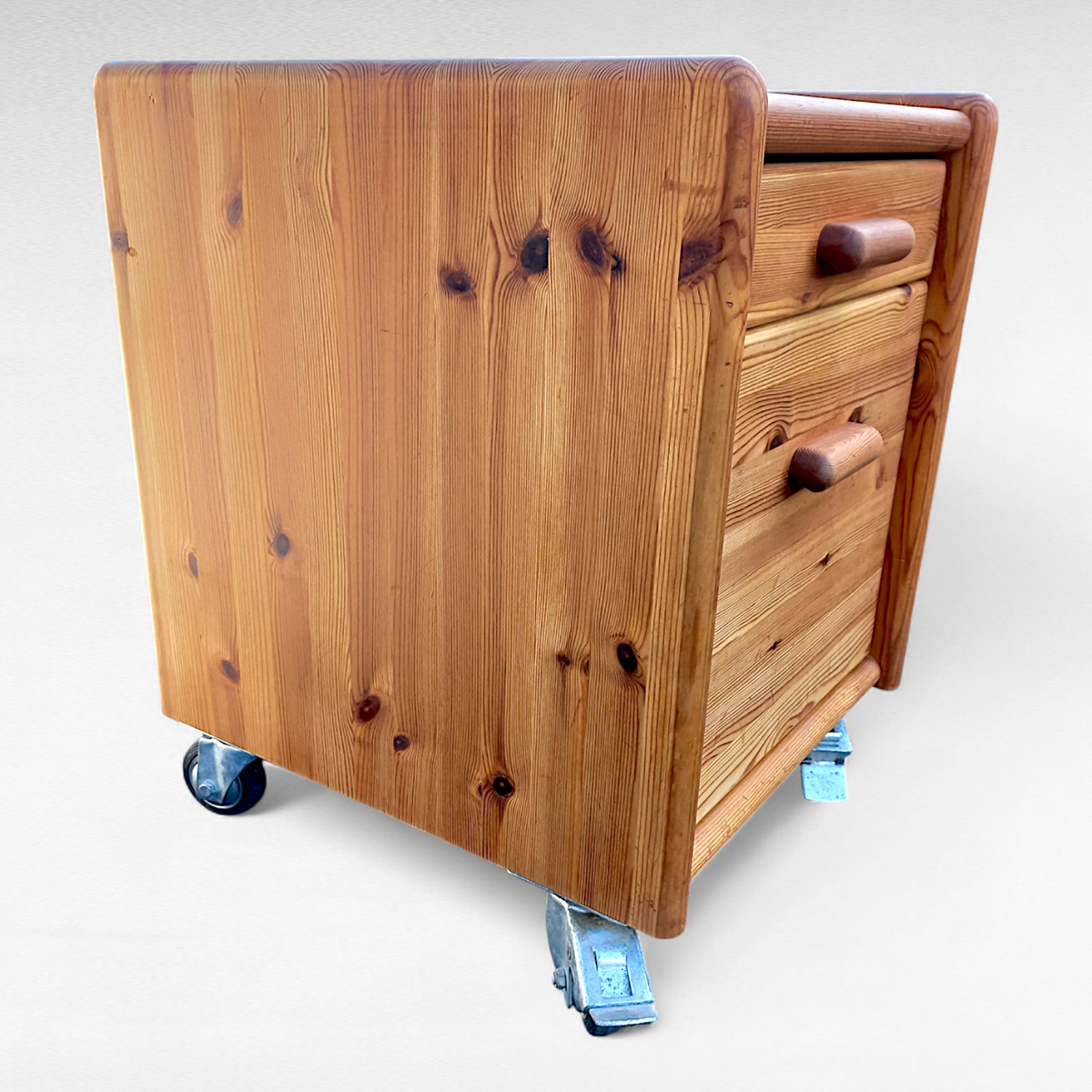 Skuffemøbel i massivt fyrretræ på hjul fra 1970/80’erne - Billede 4