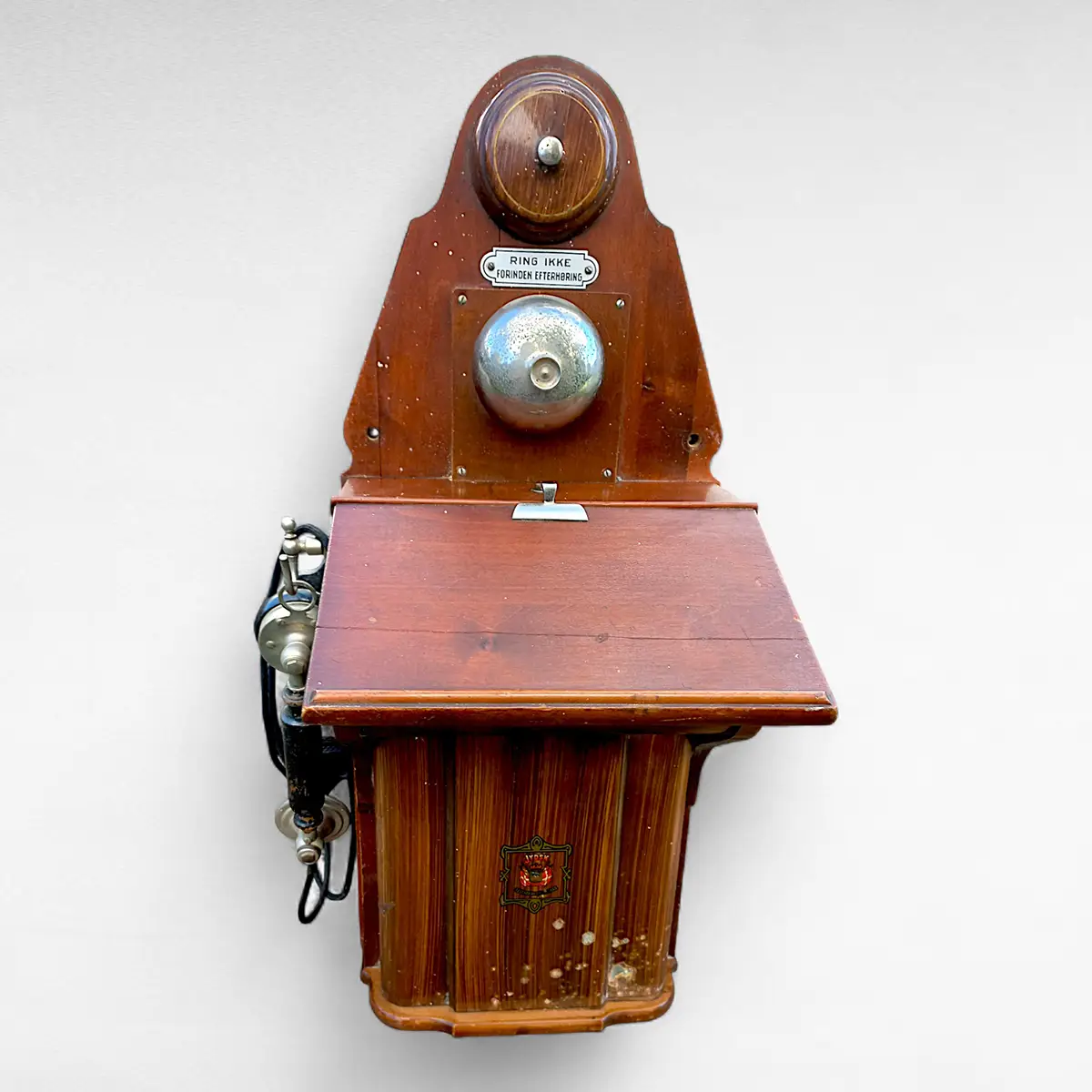 Charmerende dansk vægtelefon fra Jydsk Telefon Aktieselskab (JTAS)