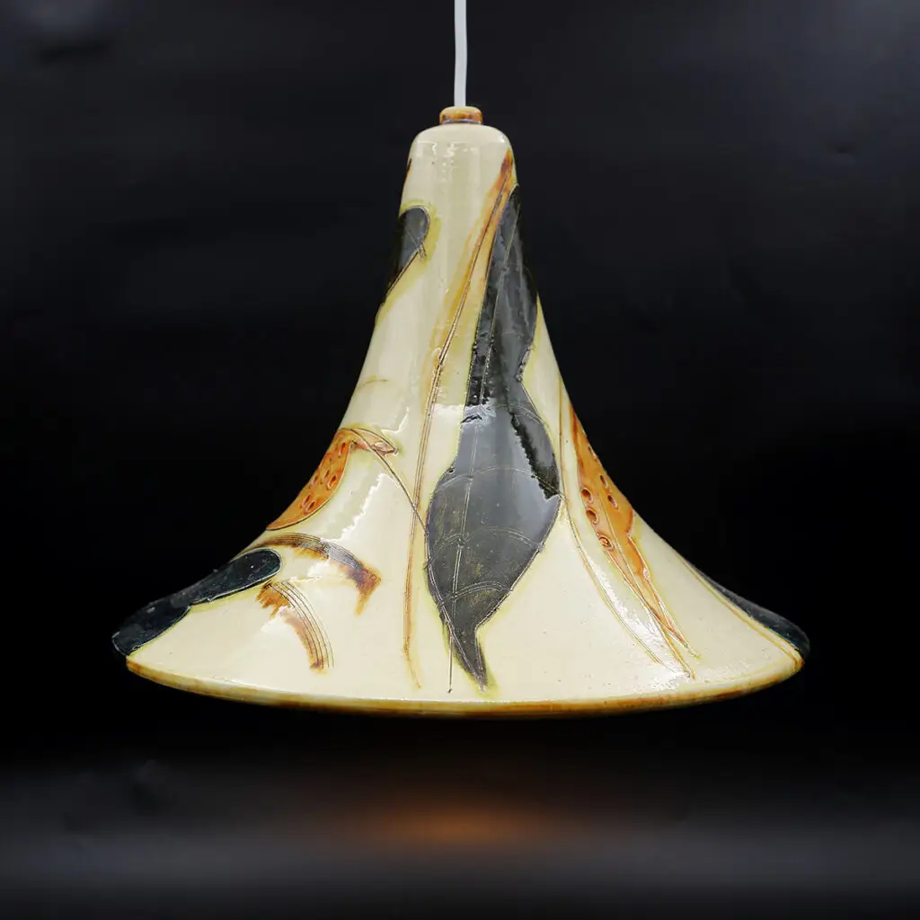 Marianne May keramik pendel – Dansk kunsthåndværk fra 1970’erne