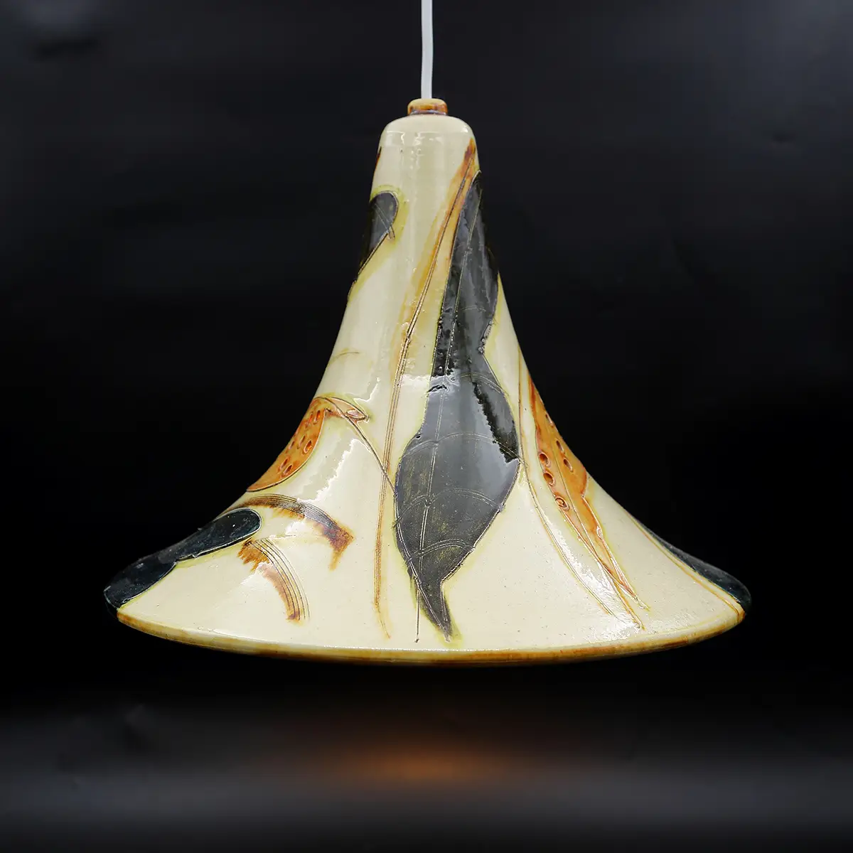 Marianne May keramik pendel – Dansk kunsthåndværk fra 1970’erne