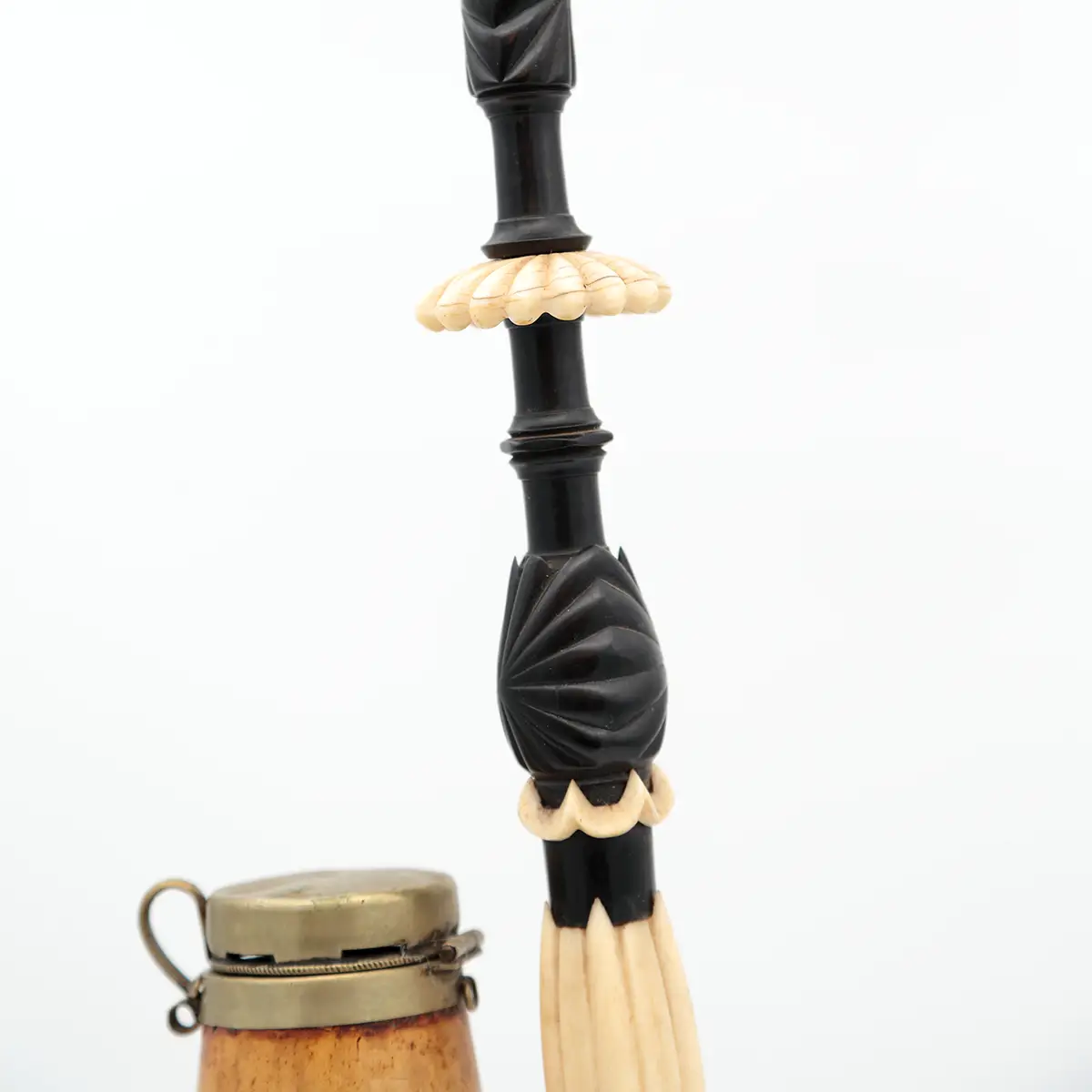 Antik Alpepibe med mærskumshoved og udskårne horn- og bendetaljer – ca. 1880–1915 - Billede 9