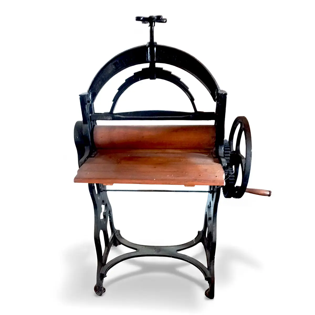 Antik tøjrulle i støbejern og træ – funktionsdygtig og dekorativ - Billede 2