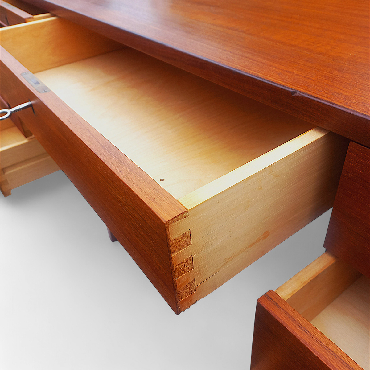 Fritstående skrivebord i teak – dansk mid-century design, 1950’erne–60’erne - Billede 7