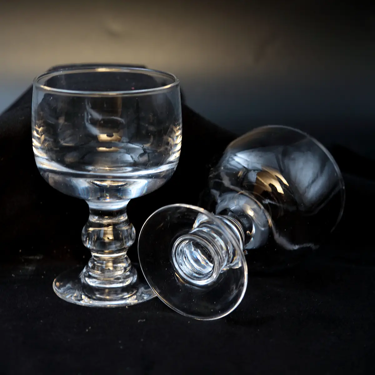 Mundblæste antikke øl- og frokostglas med balusterstilk – sæt á 2 stk.