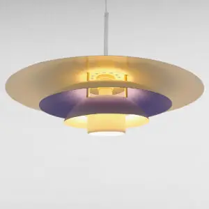 Form-Light pendel, model 52700. Dansk 4-skærms multi-skærm lampe fra 1970’erne i lakeret stål. Original metal loftbaldakin medfølger.