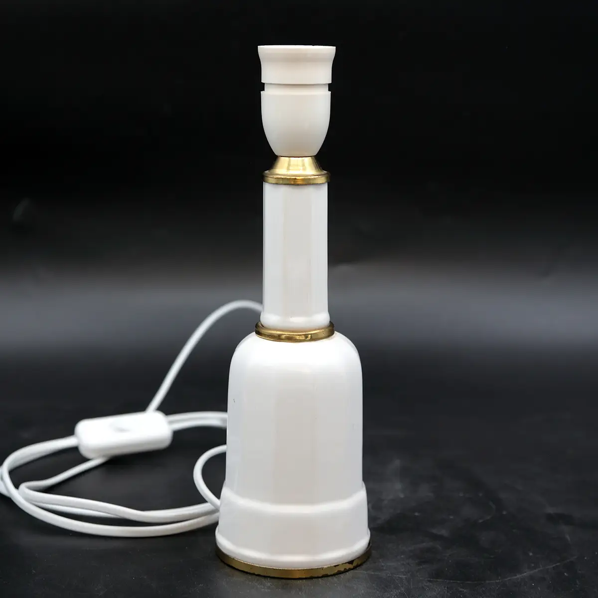 Heiberglampe i hvidglaseret porcelæn og messing – ca. 1950–60’erne - Billede 5