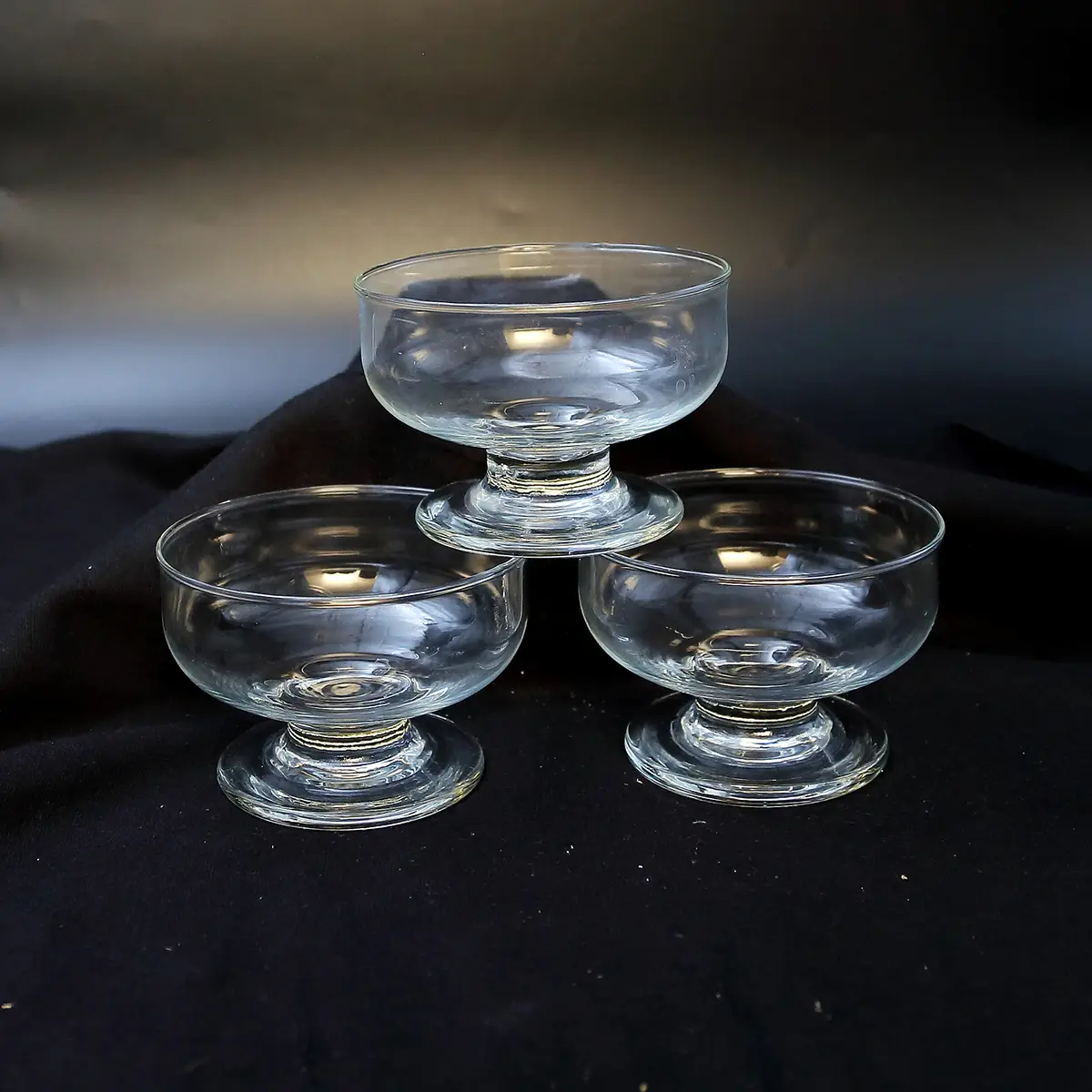 Mundblæst nordisk dessert- og champagneskål fra 1940–1960.