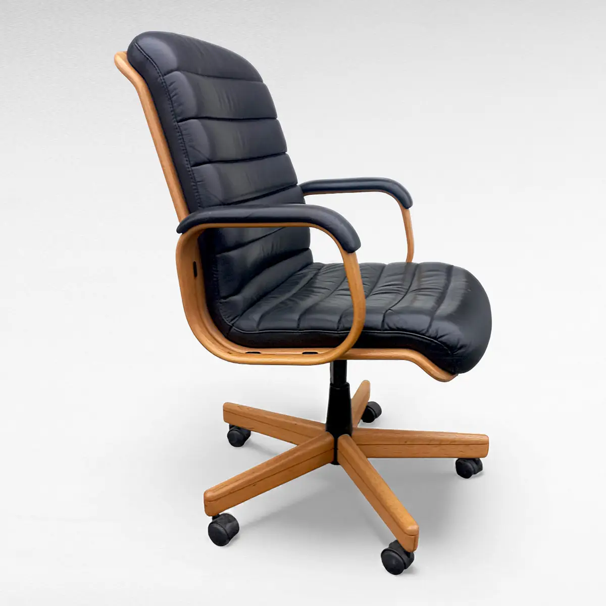 Stoll Giroflex kontorstol i egetræ og sort læder – Schweizisk designklassiker - Billede 2