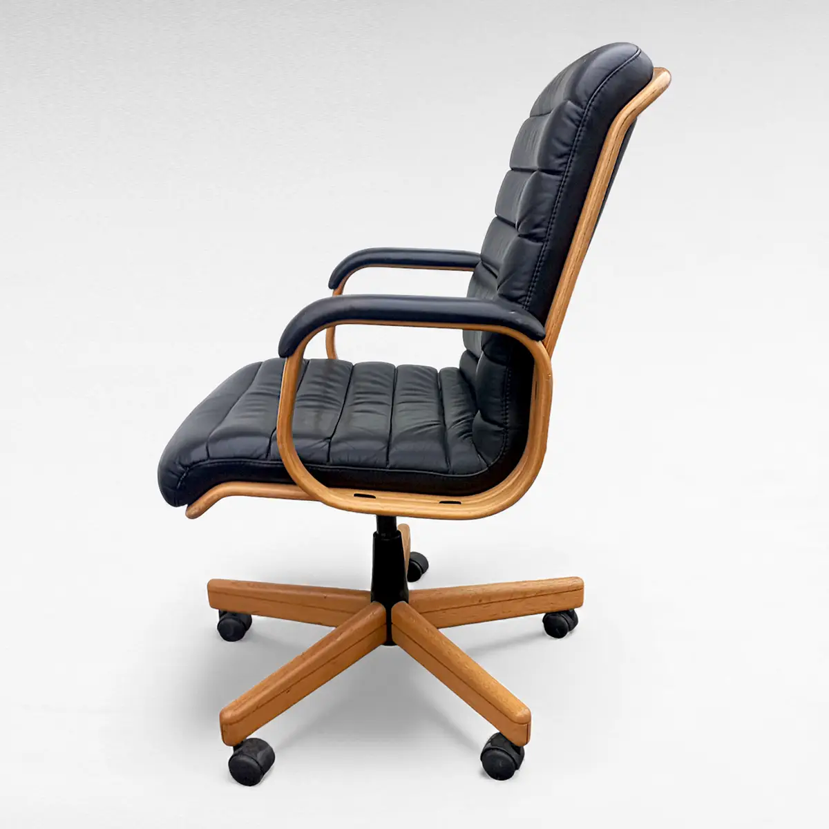 Stoll Giroflex kontorstol i egetræ og sort læder – Schweizisk designklassiker - Billede 5