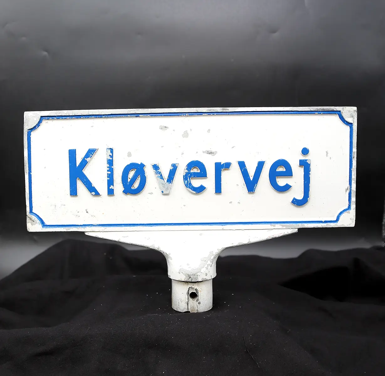Vintage dansk vejskilt – “Kløvervej” - Billede 2