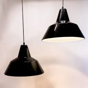 Louis Poulsen værkstedspendel i sort emalje Ø45 cm med original industriel karakter