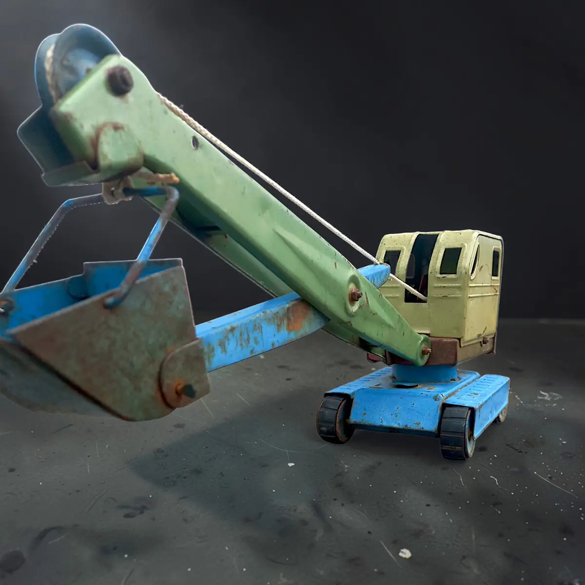 Sovjetisk bliklegetøj kran – AZLK Moskvich – original patina - Billede 2