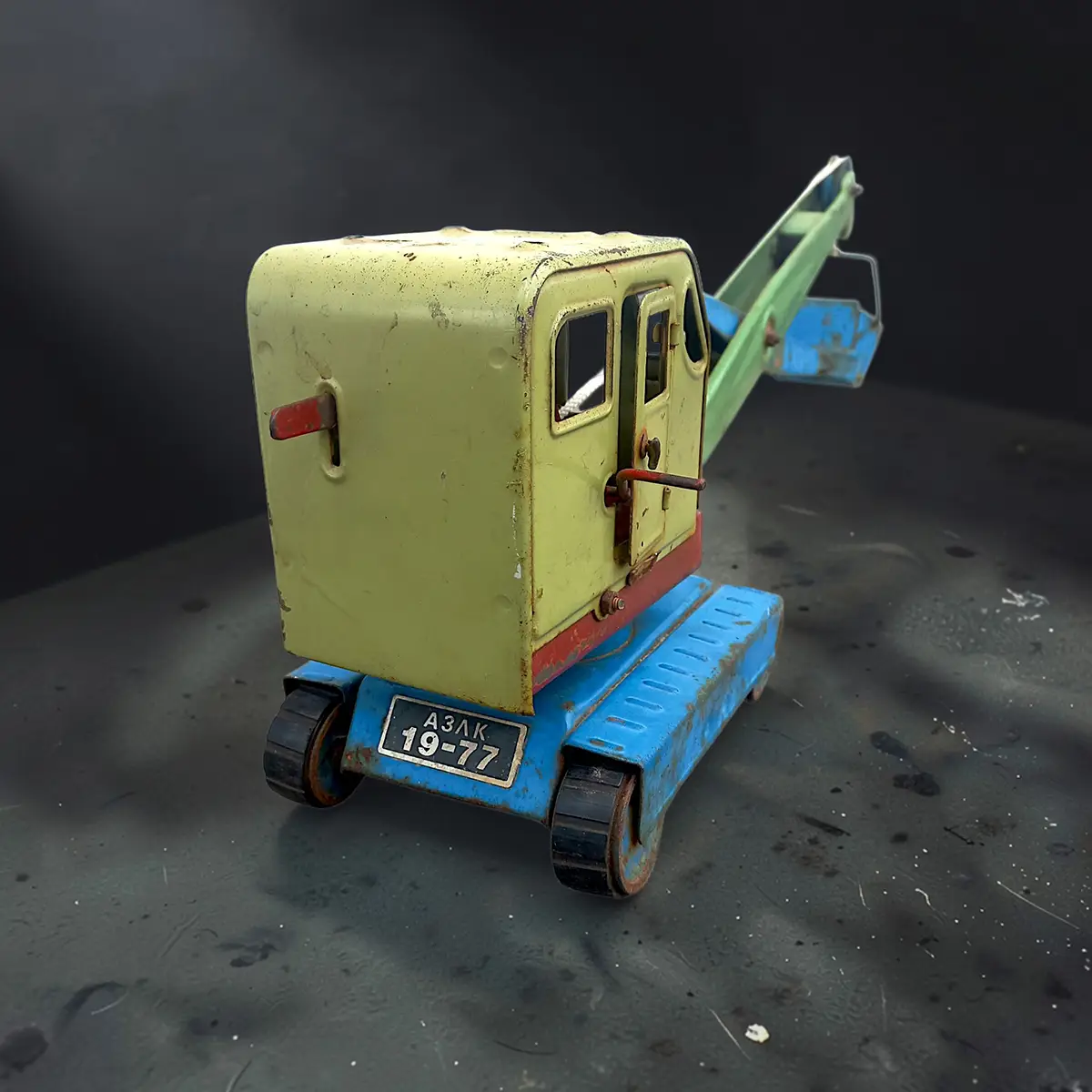 Sovjetisk bliklegetøj kran – AZLK Moskvich – original patina - Billede 4