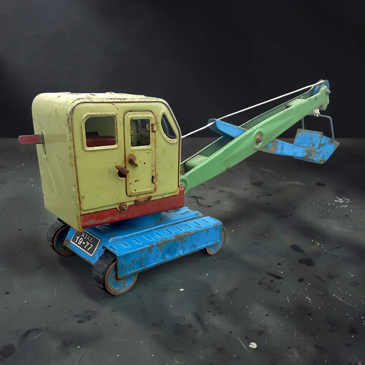 Sovjetisk bliklegetøj kran – AZLK Moskvich – original patina - Billede 8