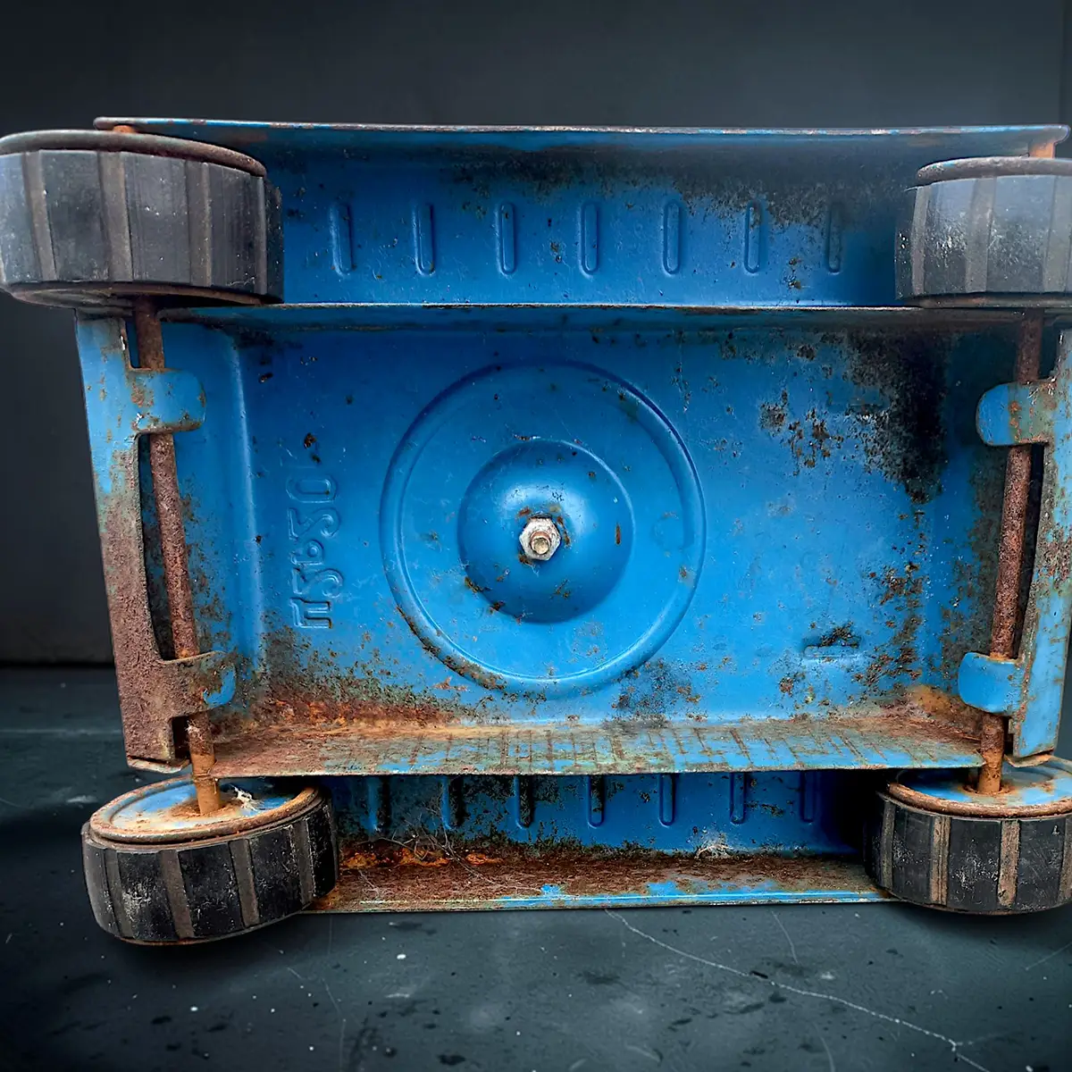 Sovjetisk bliklegetøj kran – AZLK Moskvich – original patina - Billede 11