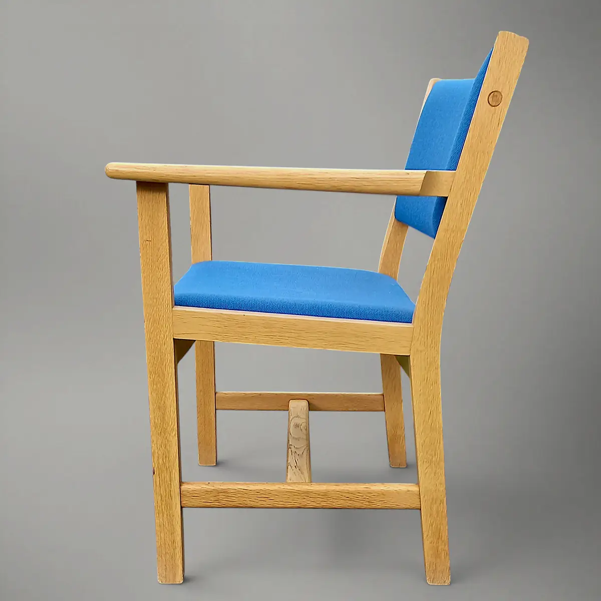 Hans J. Wegner armstol i eg for Getama, 1970’erne - Billede 3