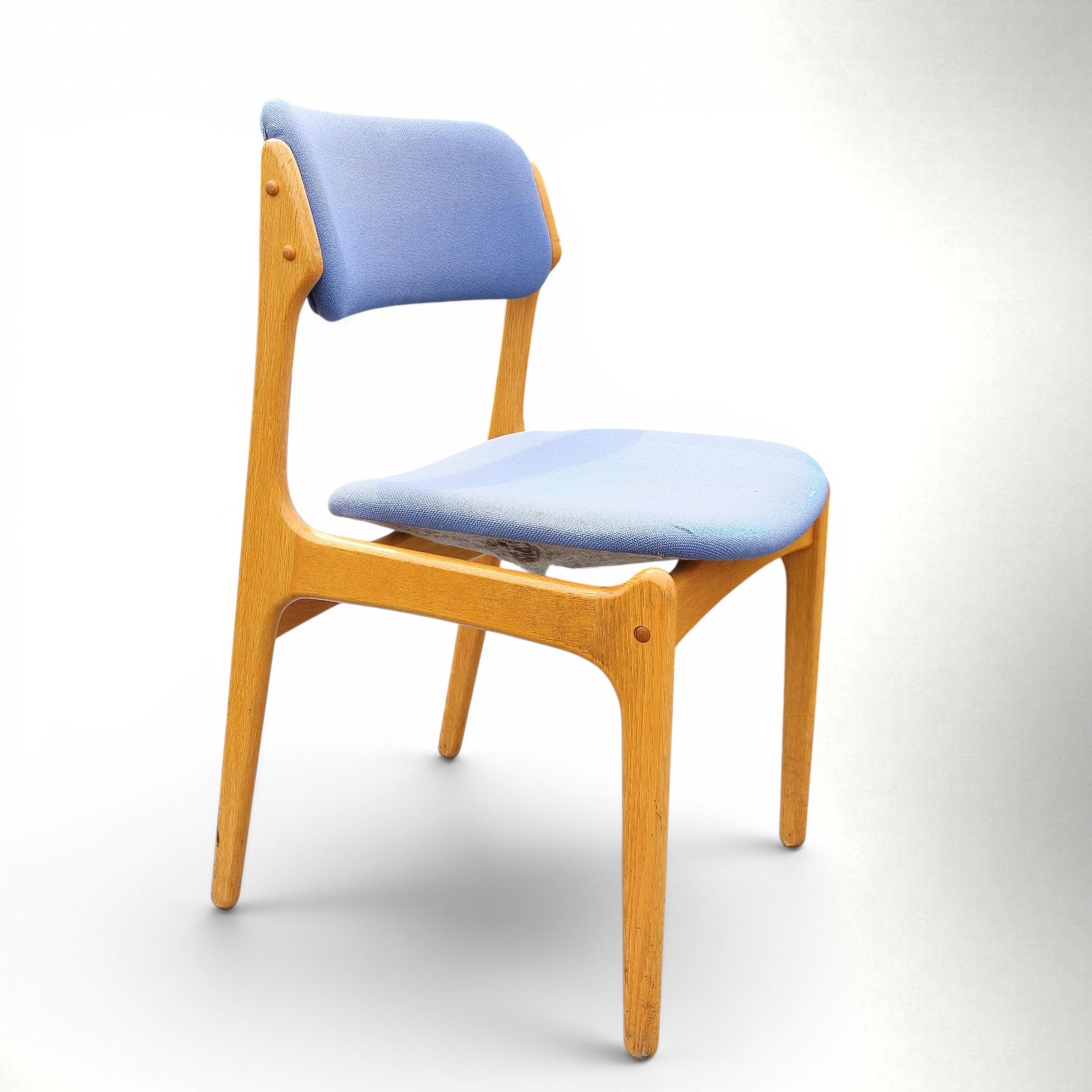 Erik Buch Model 49 spisebordsstol i eg – dansk design fra O.D. Møbler - Billede 5