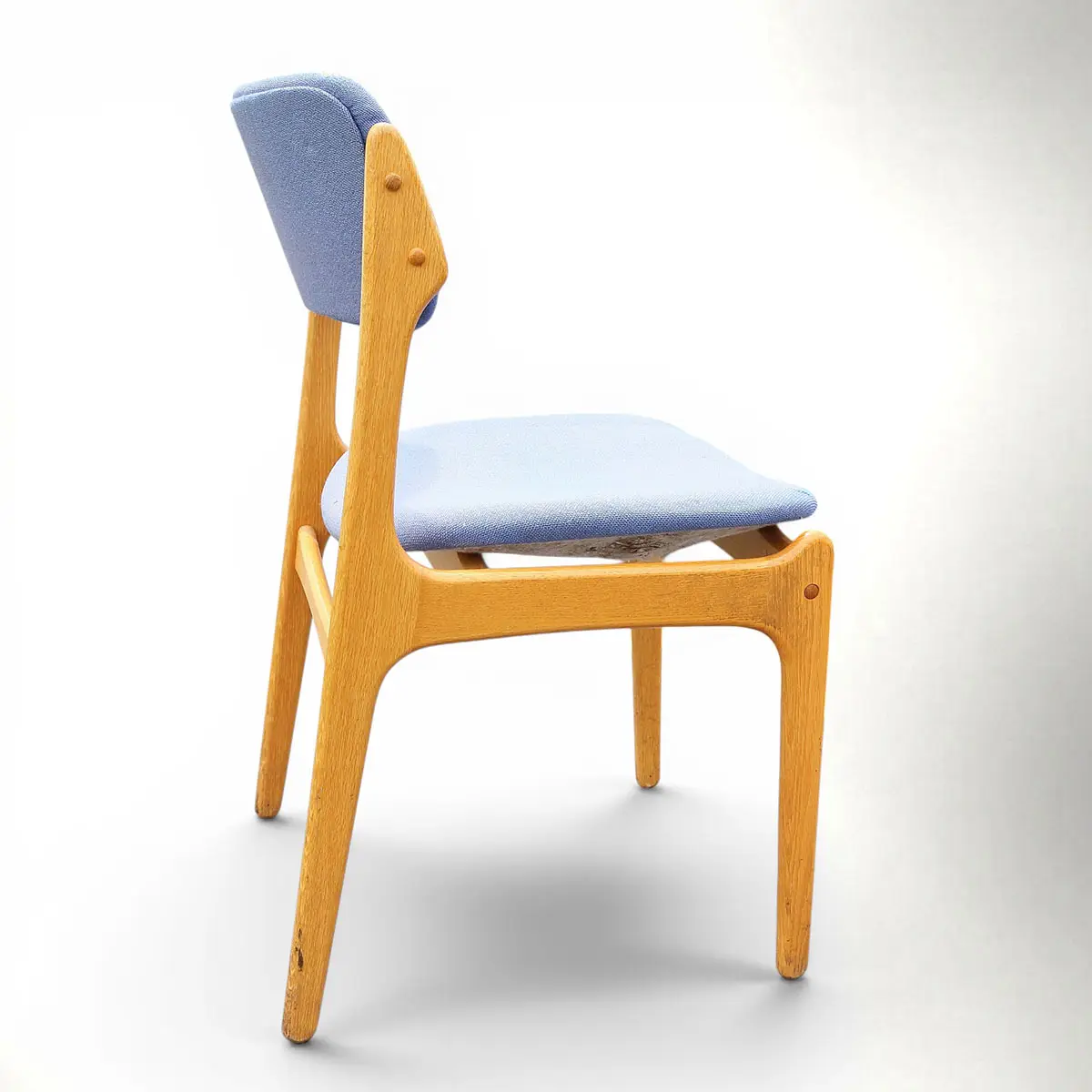 Erik Buch Model 49 spisebordsstol i eg – dansk design fra O.D. Møbler - Billede 6