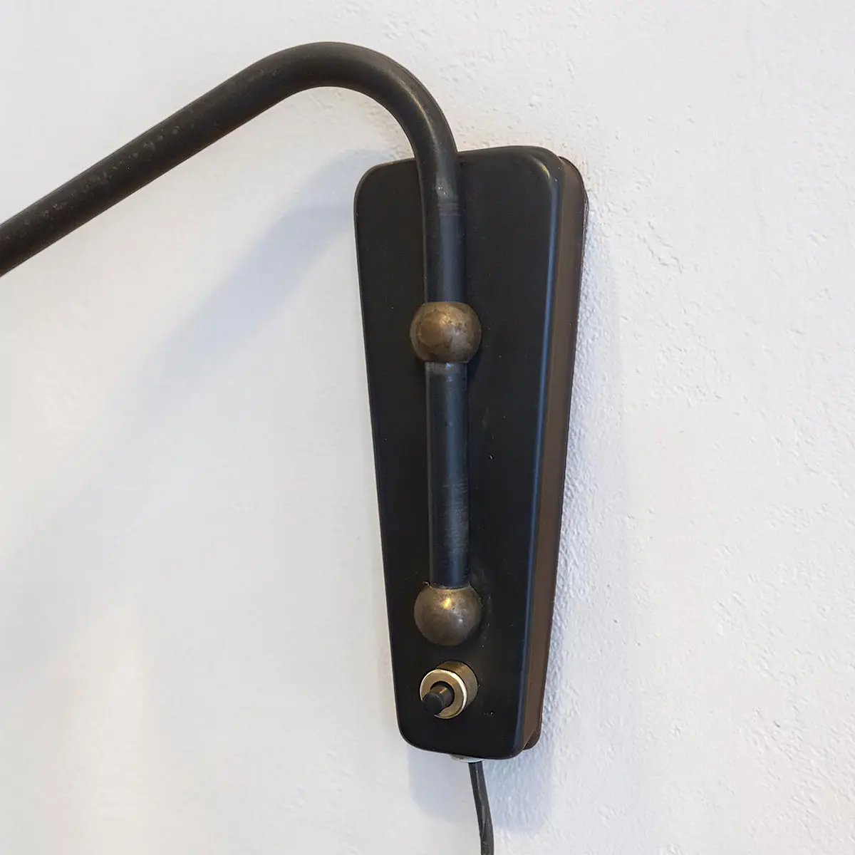 Fleksibel dansk væglampe i sort metal og messing – ca. 1955–60 - Billede 7