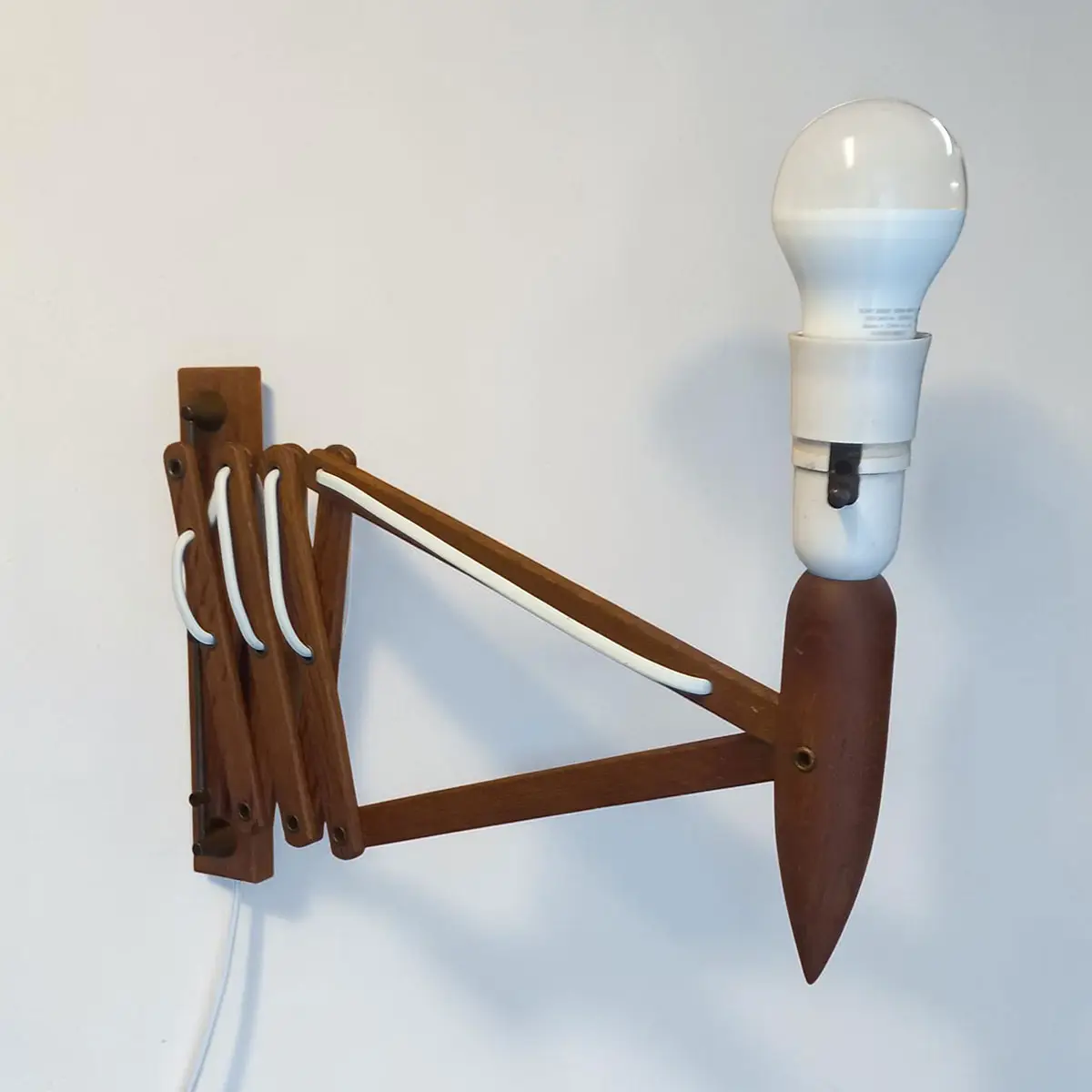 LYFA sakselampe i teak og messing – dansk vintage væglampe ca. 1960 - Billede 3