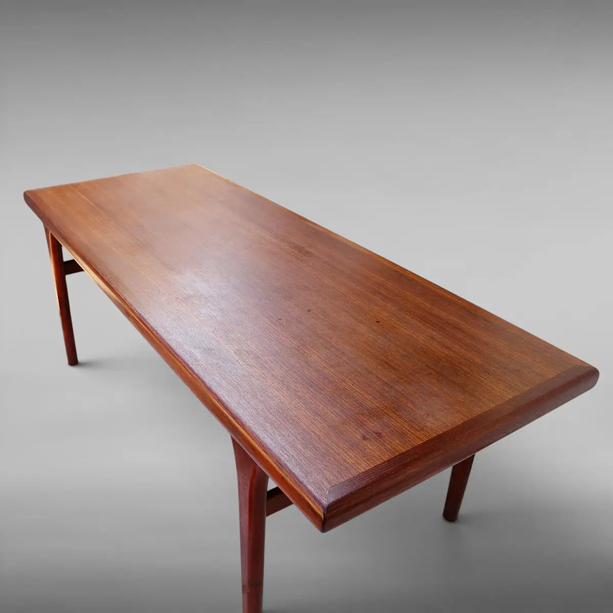 Johannes Andersen tilskrevet sofabord i teak – dansk design fra 1960’erne - Billede 5