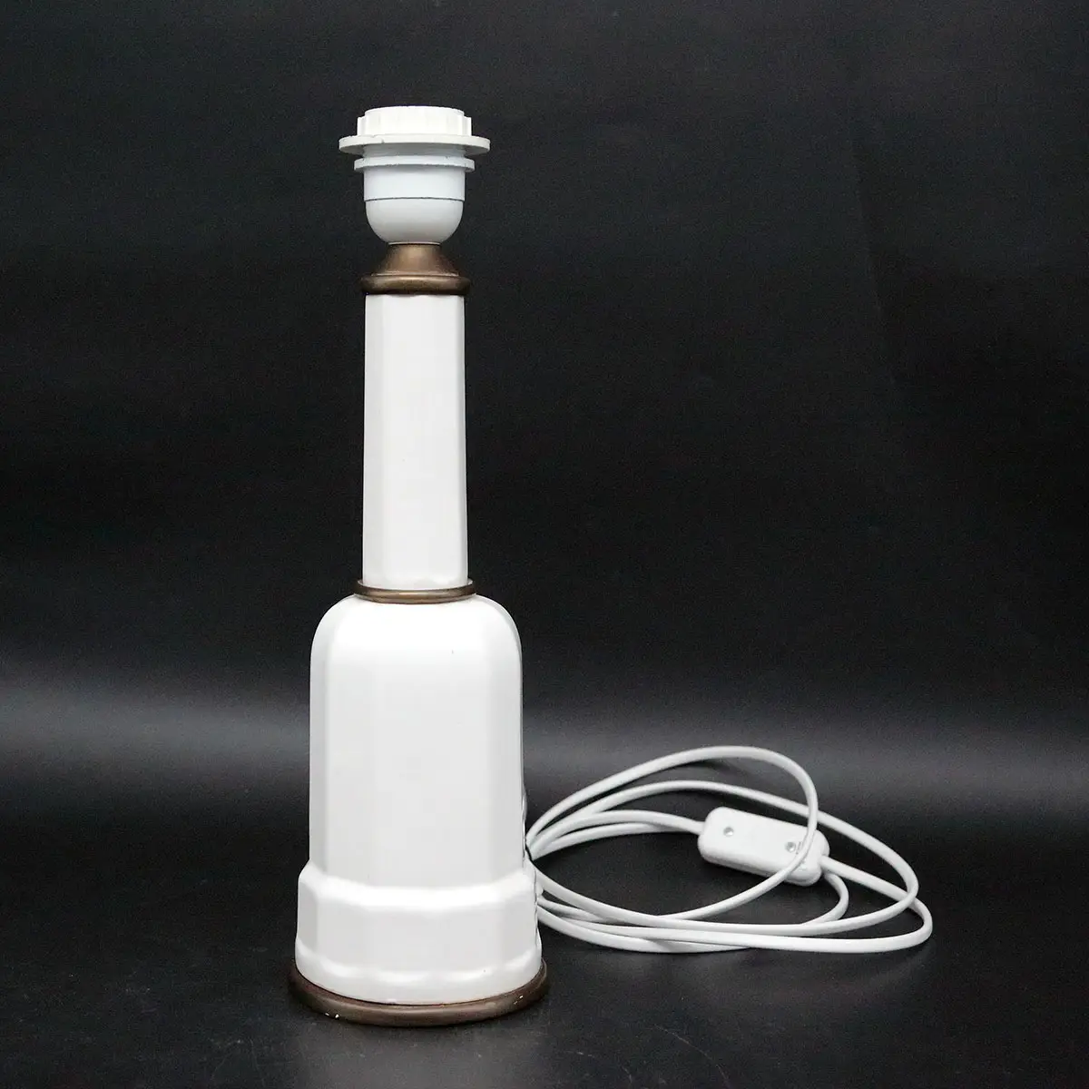 Elegant Heiberg bordlampe – hvidt porcelæn og varm messing - Billede 2